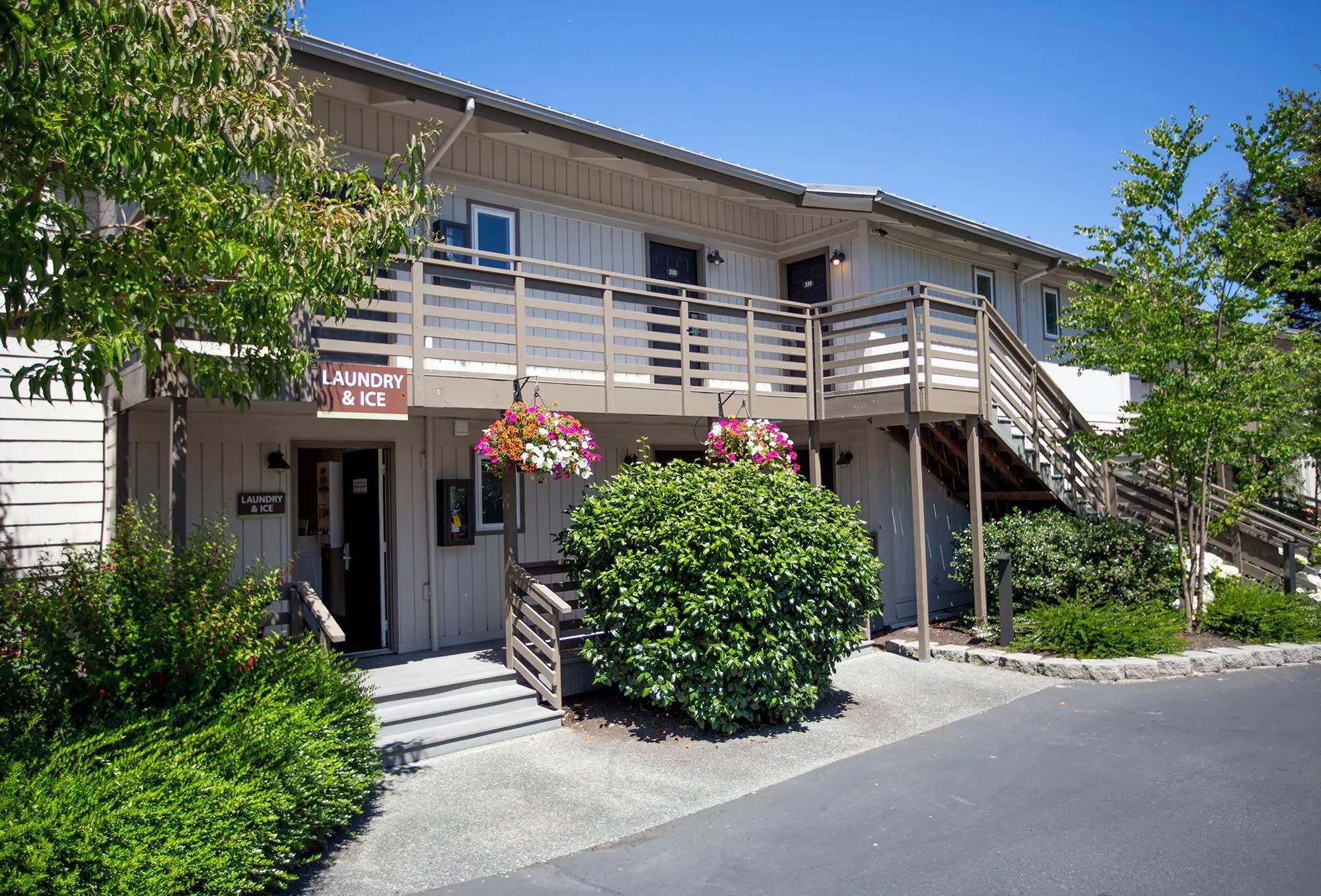 Earthbox Inn & Spa