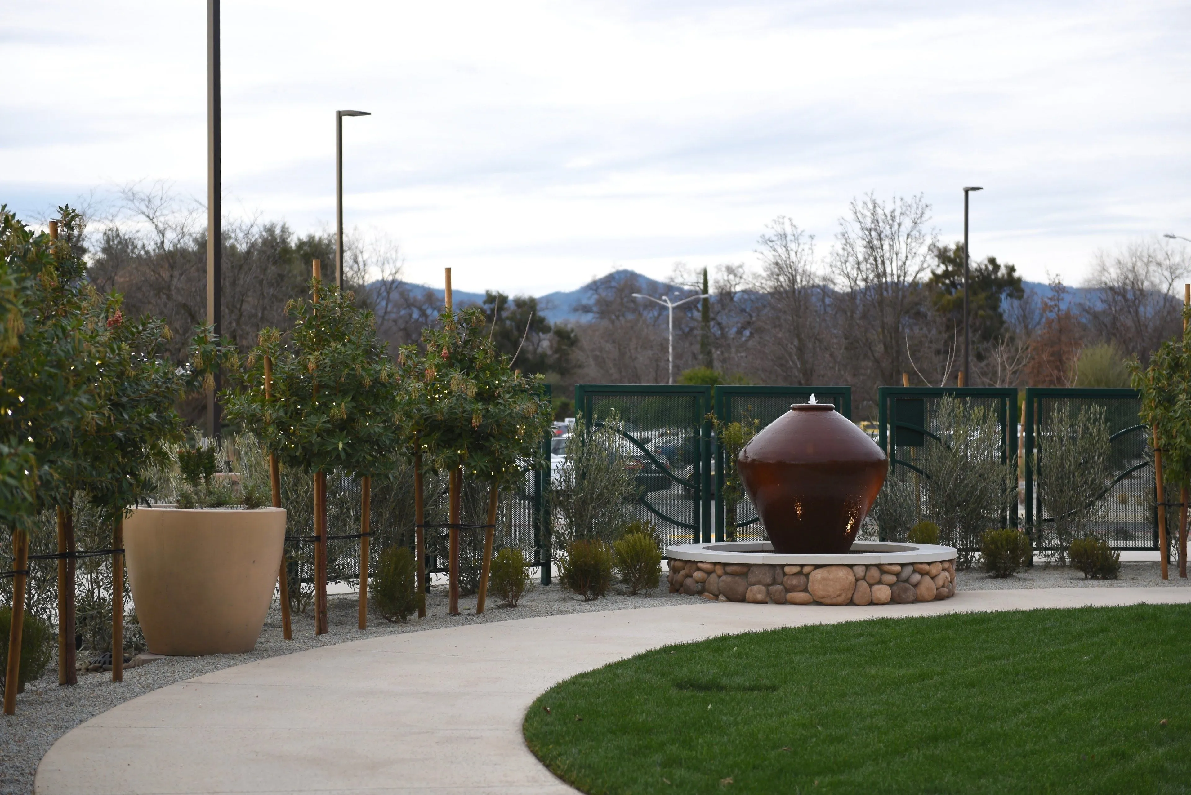 Sheraton Redding Hotel at the Sundial Bridge — photo 2