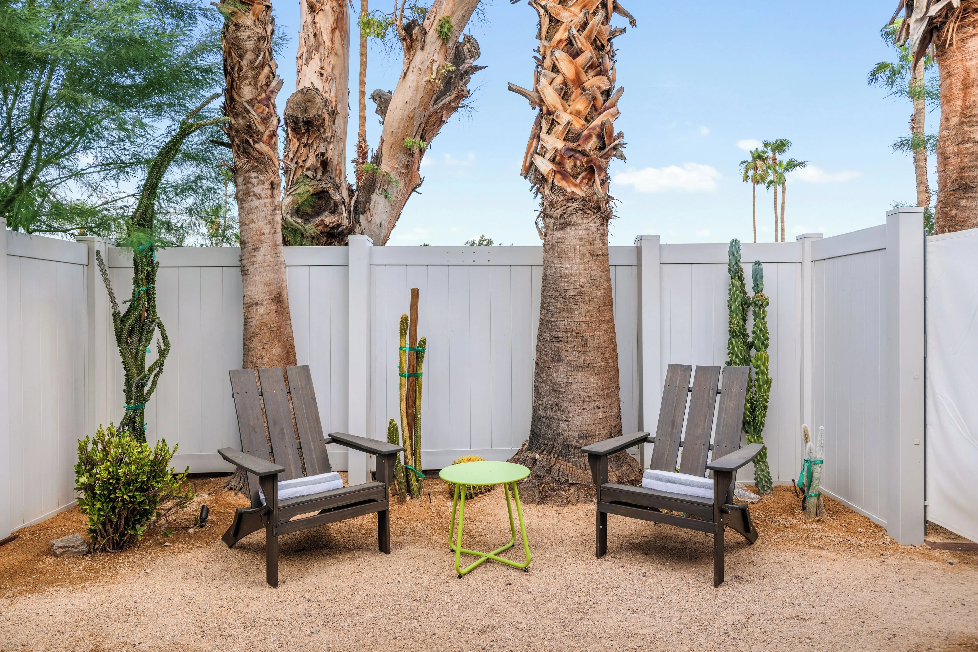 The Weekend Palm Springs — photo 3